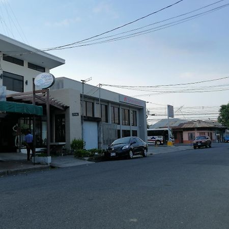 Cabinas Gosen Пунтаренас Экстерьер фото