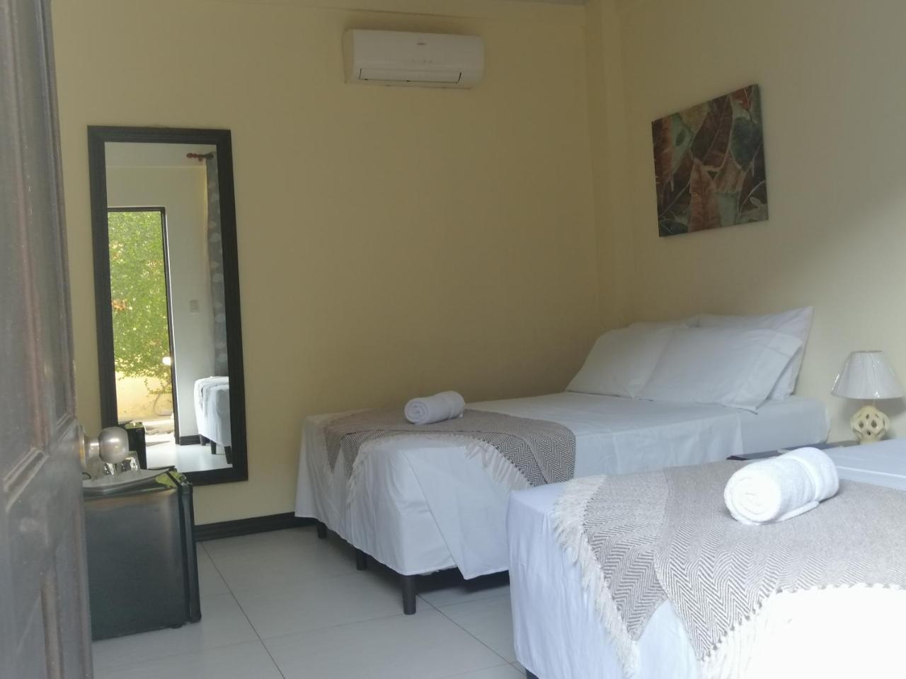 Cabinas Gosen Пунтаренас Экстерьер фото