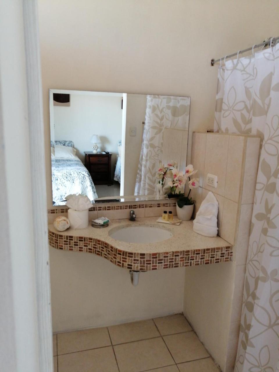 Cabinas Gosen Пунтаренас Экстерьер фото